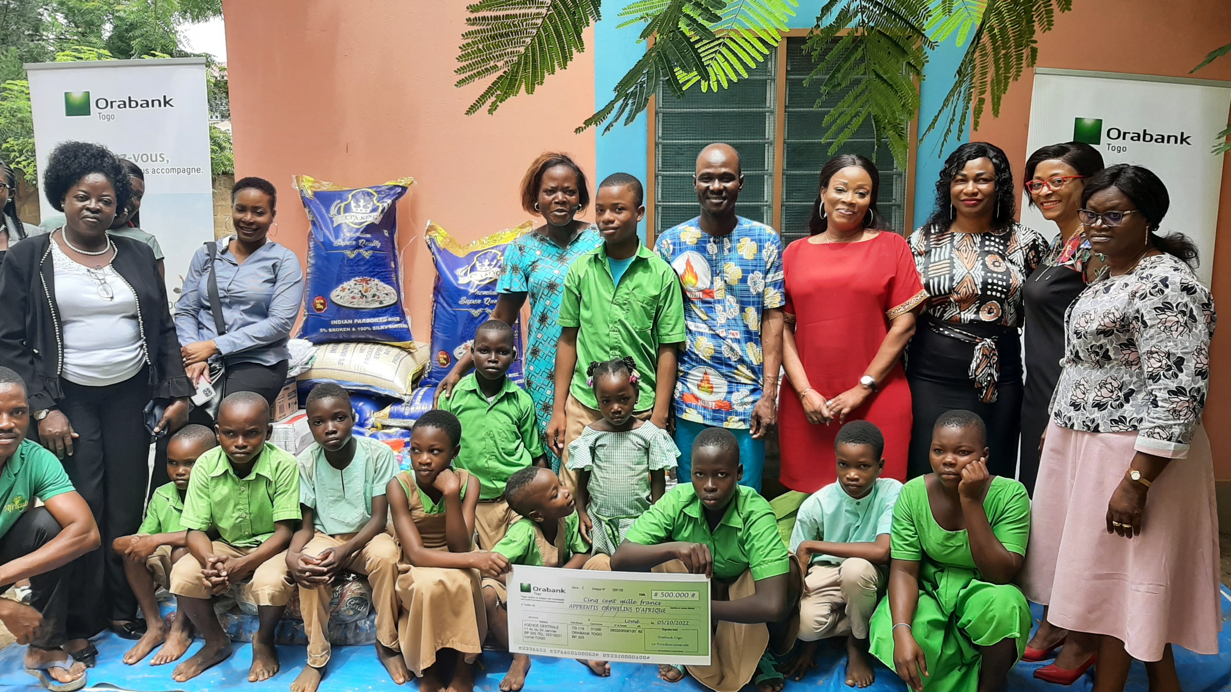 Dons des femmes d'Orabank Orphelinats Tsévié